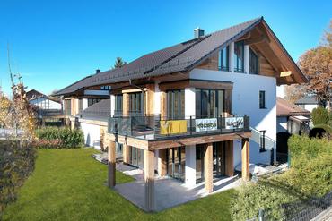 High quality equipped architect villa with generous space and sauna