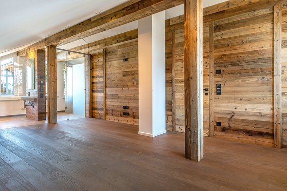 Master bedroom with dressing room on the ground floor