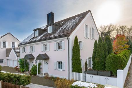 Hochwertig modernisierte Haushälfte mit 6 Zimmern und Wohlfühlambiente (befristete Vermietung)