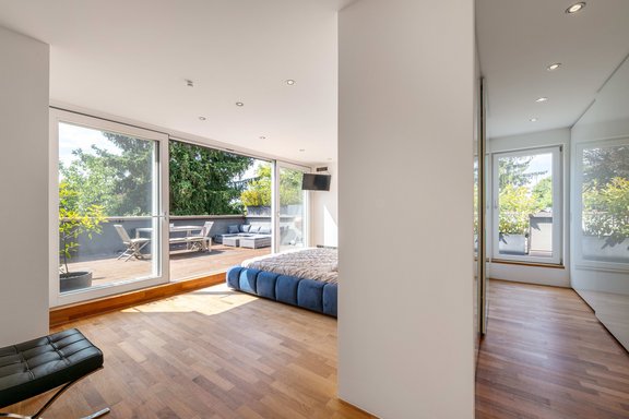 Sleeping area with dressing room