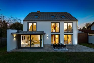 Hochwertig renoviert und bezugsbereit: Architekten-Haus mit Geothermie