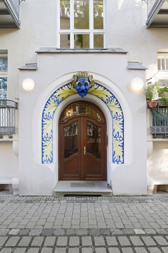 Imposanter Hauseingang
