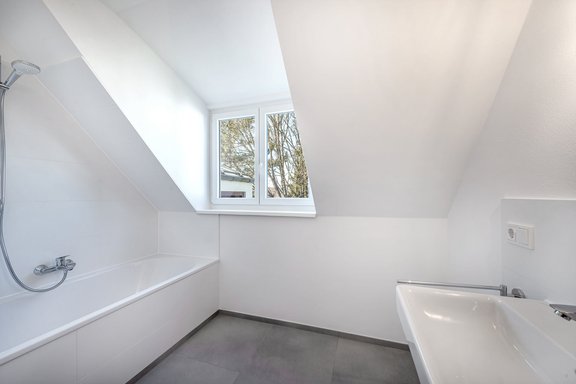 Wannenbad mit Fenster