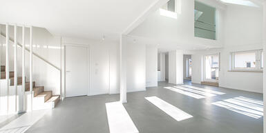 Hochwertig sanierte Penthouse-Wohnung mit Dachterrasse in Bestlage