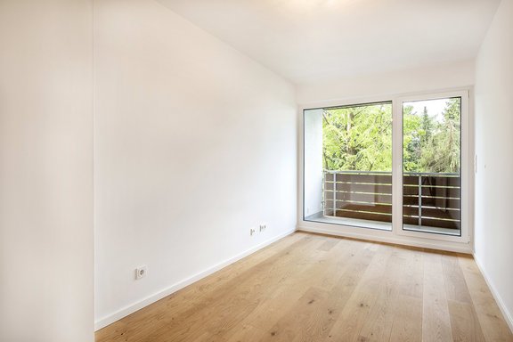 Children's room with west balcony