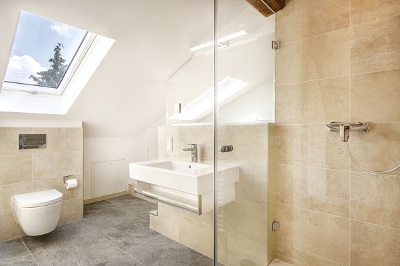 Shower room with daylight