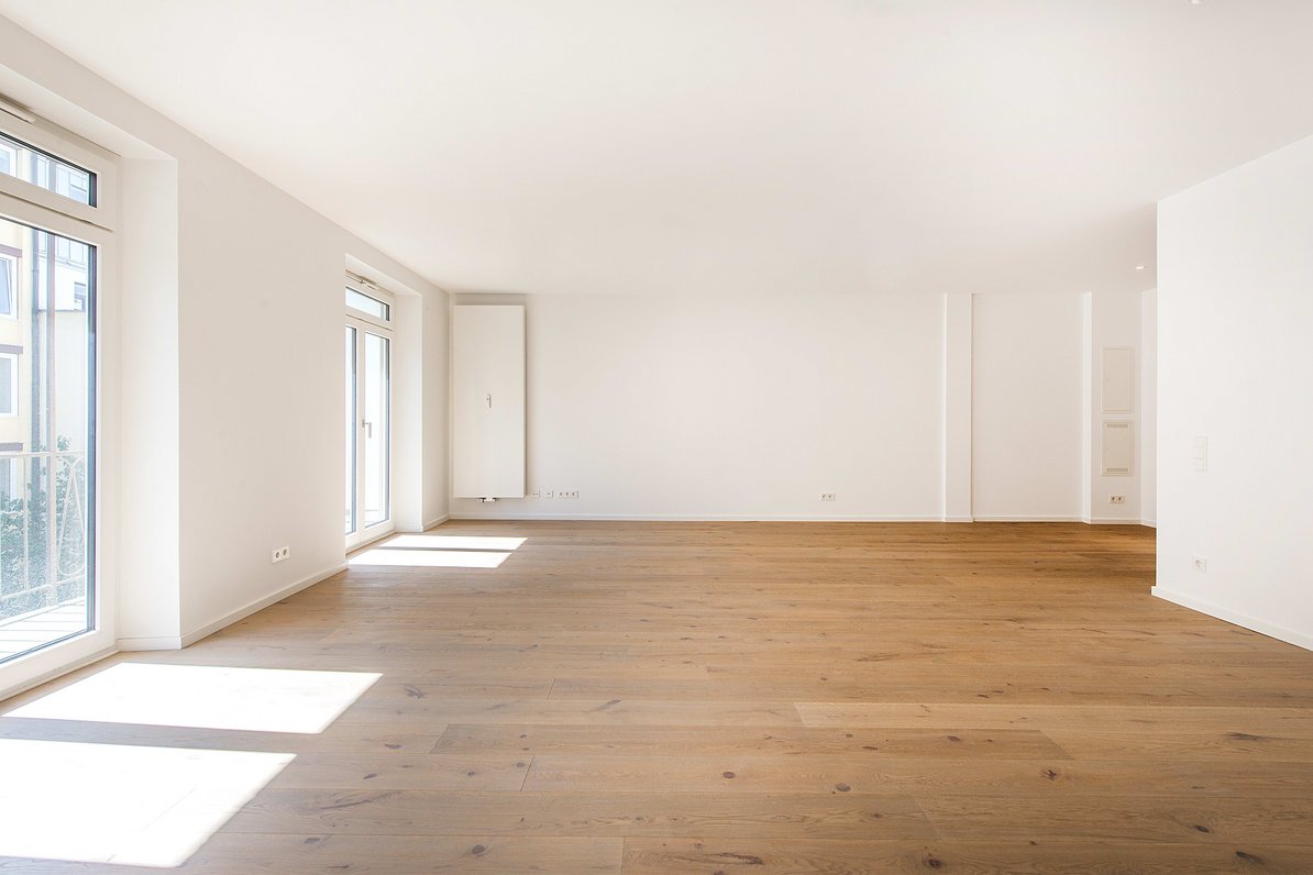 Light-flooded living and dining area