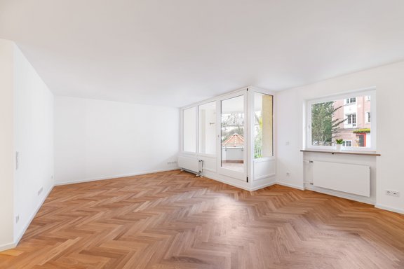 Wohnbereich mit Loggia-Zugang