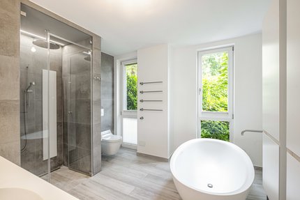 Hauptbad mit Dampfdusche