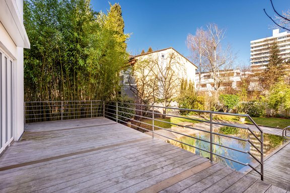 Terrasse mit Gartenzugang