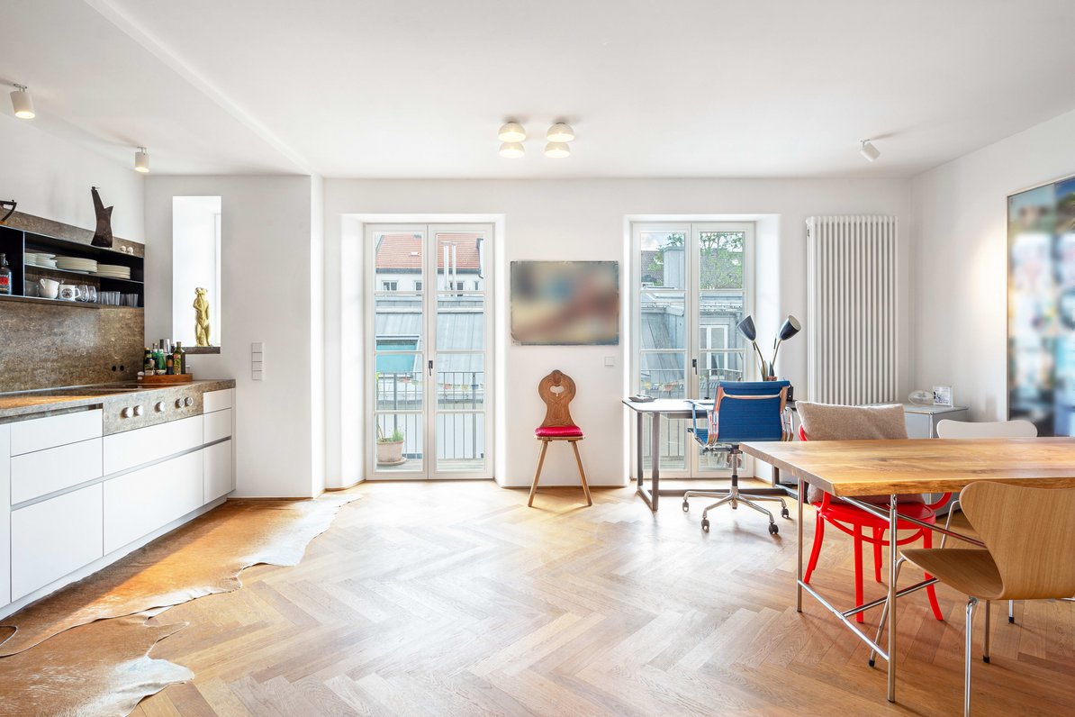 Wohnküche mit Balkon
