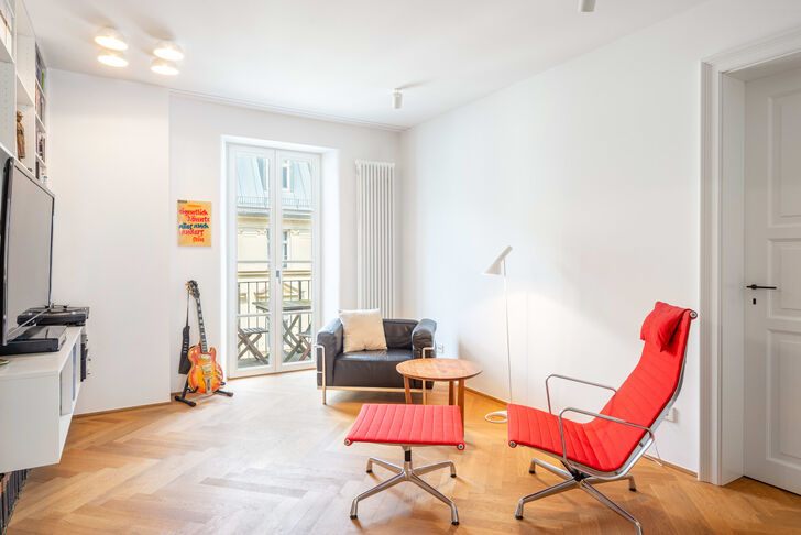 Wohnzimmer mit Westbalkon