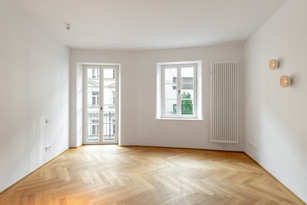 Schlafzimmer mit Balkon