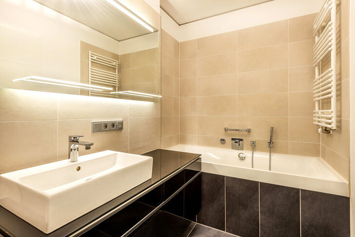 Bad mit Wanne