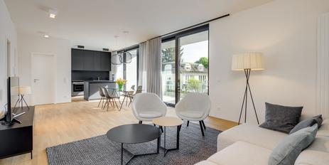 Hochwertige, stylish möblierte 2,5-Zimmer-Wohnung mit Süd-Ost-Balkon