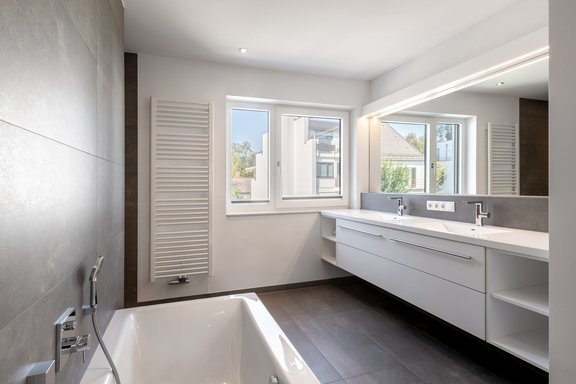 Geräumiges Masterbad