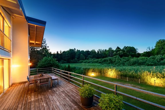 Stimmungsvolle Abend-Beleuchtung