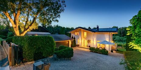 Gehobenes Familiendomizil in privilegierter Lage zwischen Natur und See