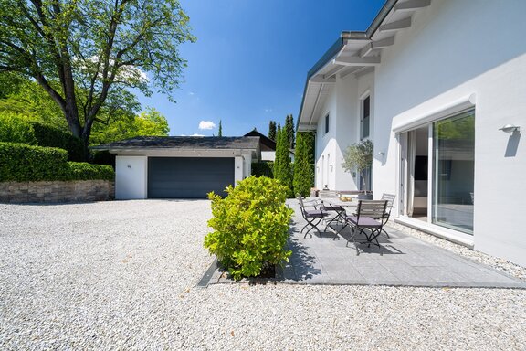 Spacious forecourt