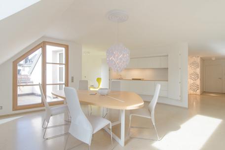 Hochwertigst ausgestattete 3-Zimmer-Wohnung mit zwei kleinen Terrassen mitten in der City