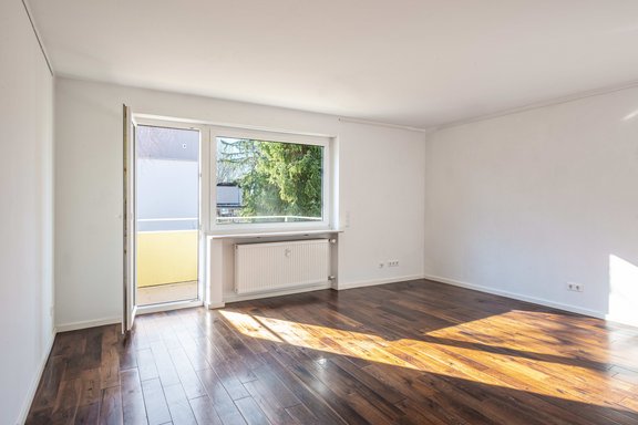 Heller Wohn-/Essbereich