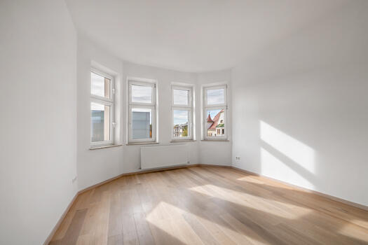 Charming bay window room