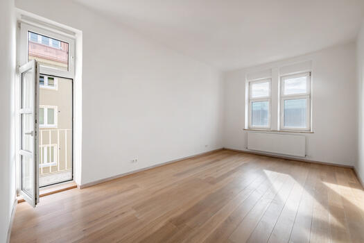 South room with balcony