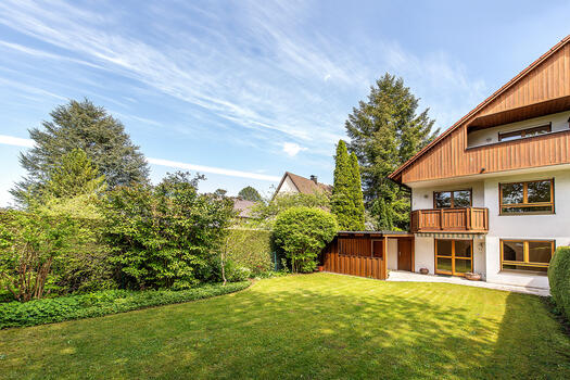 House view with garden