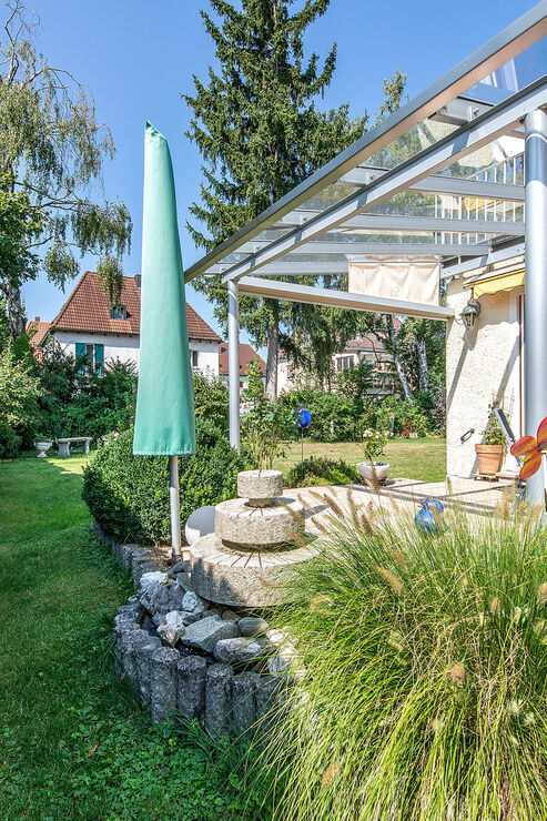 Terrasse mit Glasüberdachung