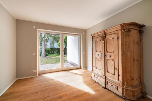 Schlafzimmer mit Gartenzugang