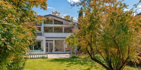 Idyll mit Zugang zur Amper: Einfamilienhaus mit weiterem Baurecht auf dem Grundstück