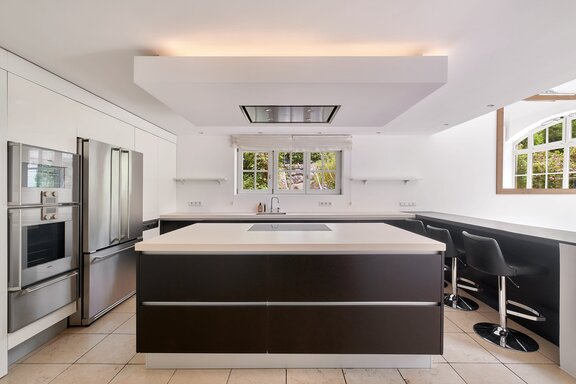 High quality fitted kitchen