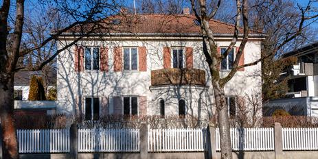 Idyllische Lage für die Sanierung und Erweiterung einer ensemblegeschützten Villa