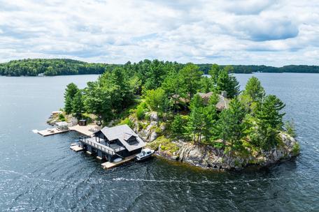 Privatinsel - Onaway Island - Luxusidylle mit Bootshaus, Helipad und stillen Buchten