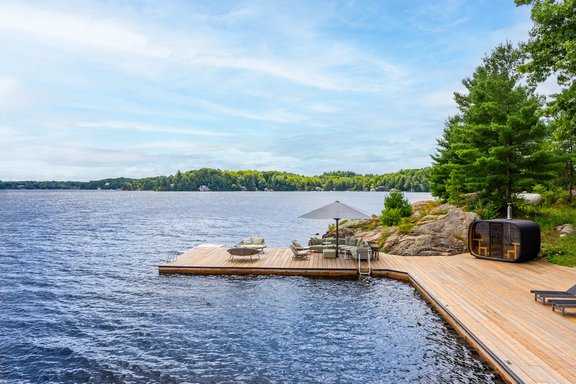 Stegterrasse mit Sauna