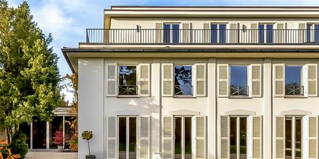 Ikonischer Chic in Gerner Toplage: Hochklassige Villa mit sechs Schlafzimmern