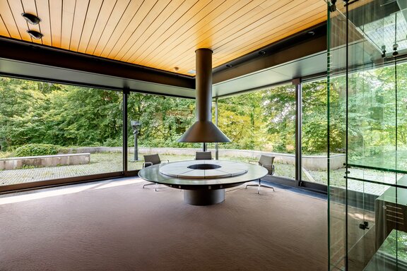 Transparency Close to Nature