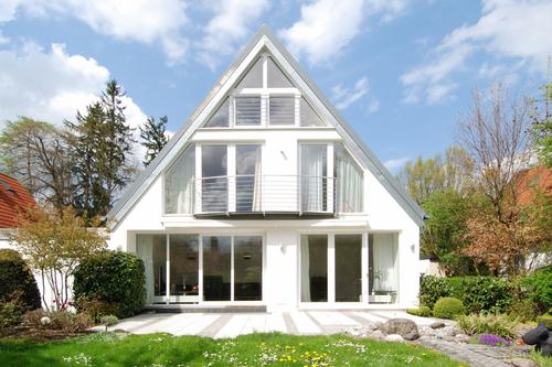 Im Designer-Stil renoviertes Einfamilienhaus mit sehr schönem Südgarten