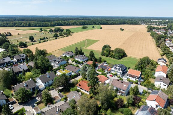 Building lot in a green setting