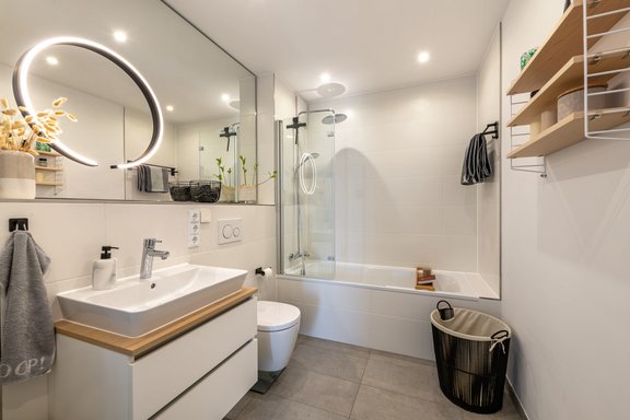 modern master bathroom