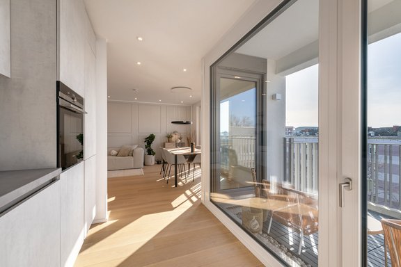 A view of the living/dining area