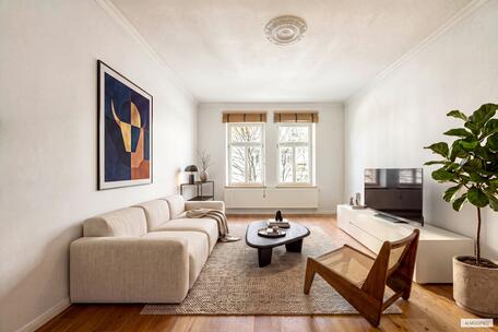 In a sought-after location: A bright, well-laid-out 2.5-room apartment in an older building with a planned balcony