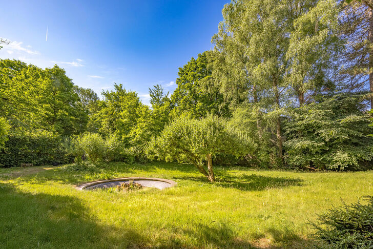 Sonniges Grundstück mit 1.221 m²