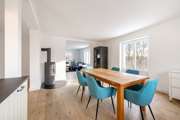 Esszimmer mit Kaminofen