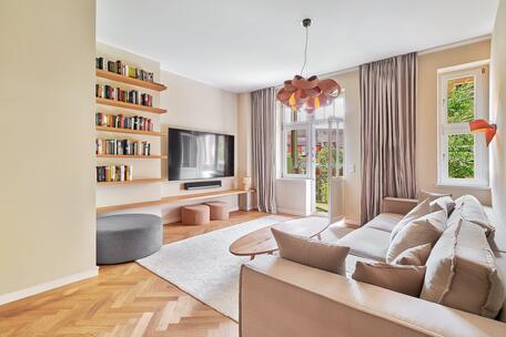 In isarnaher, ruhiger Toplage: Stilvoll modernisierte 4-Zimmer-Wohnung in Jugendstil-Palais von 1895