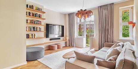 In isarnaher, ruhiger Toplage: Stilvoll modernisierte 4-Zimmer-Wohnung in Jugendstil-Palais von 1895