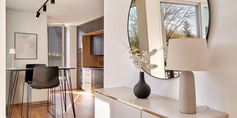 In Laufnähe zur Würm: Neuwertige 3,5-Zimmerwohnung mit Penthouse-Flair und Dachterrasse