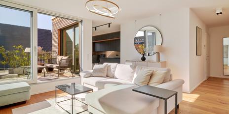 In Laufnähe zur Würm: Neuwertige 3,5-Zimmerwohnung mit Penthouse-Flair und Dachterrasse