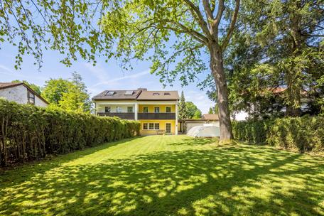 In Riemerlinger Bestlage: 581 m² Baugrundstück mit Park-Flair in naturnaher Ortsrandlage