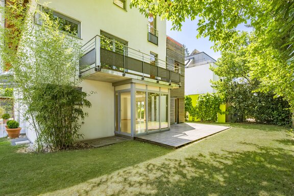 Zurückversetzte Gartenlage
